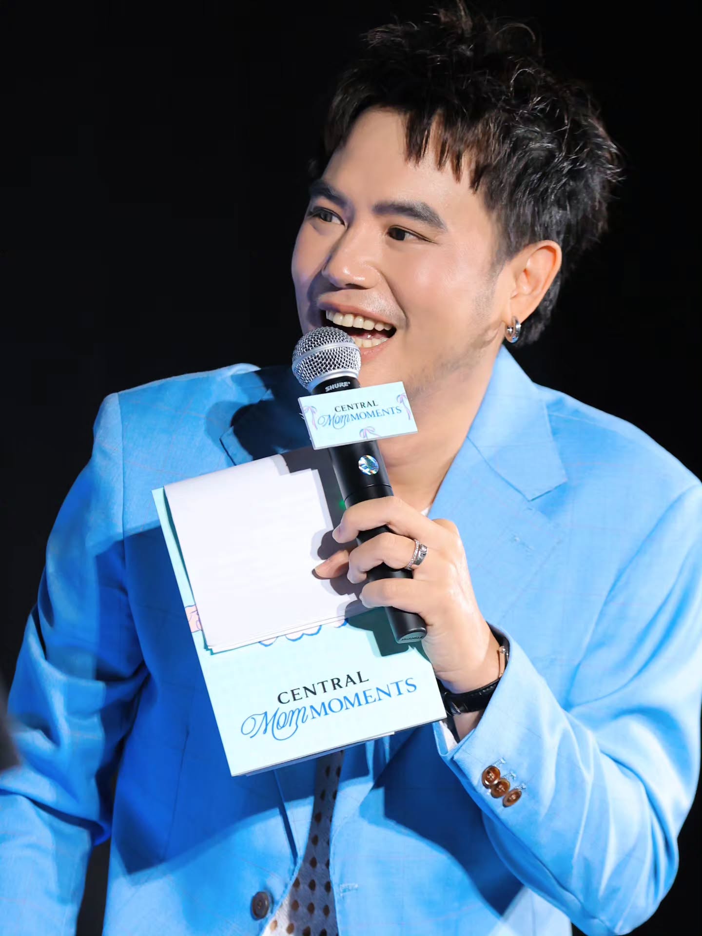 อ๋อง - เขมรัชต์ สุนทรนนท์