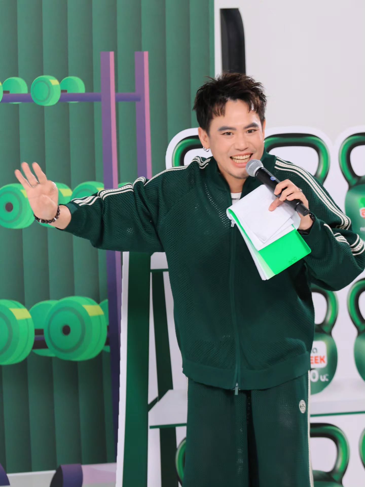 อ๋อง - เขมรัชต์ สุนทรนนท์