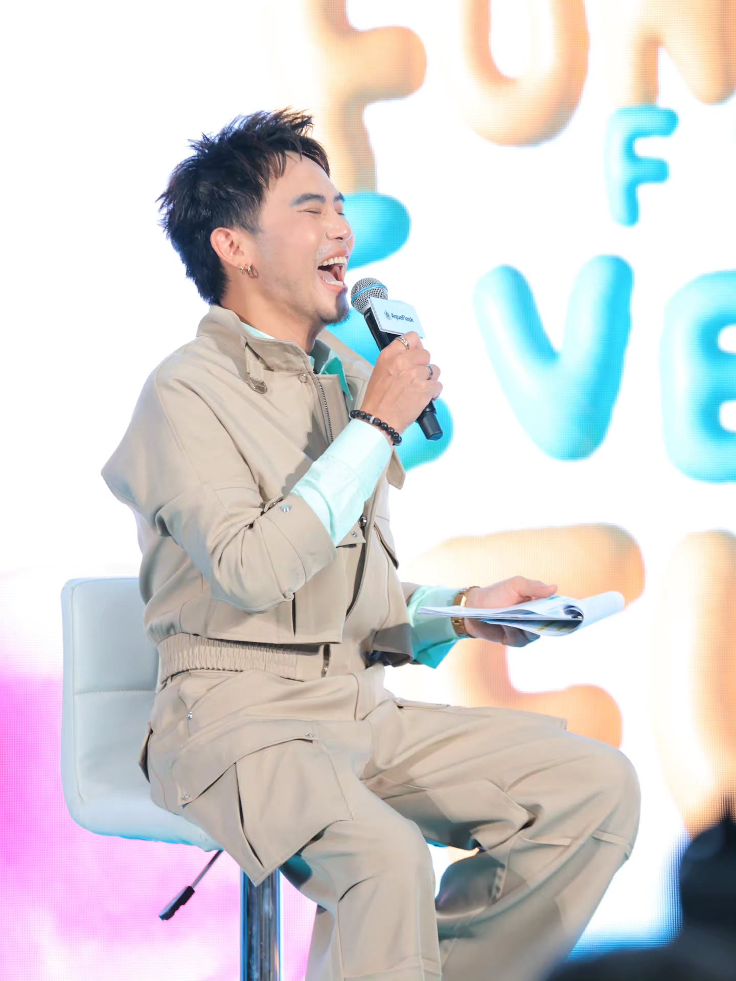อ๋อง - เขมรัชต์ สุนทรนนท์