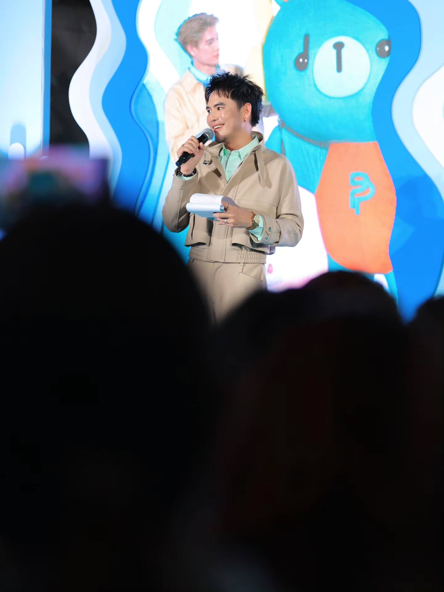 อ๋อง - เขมรัชต์ สุนทรนนท์