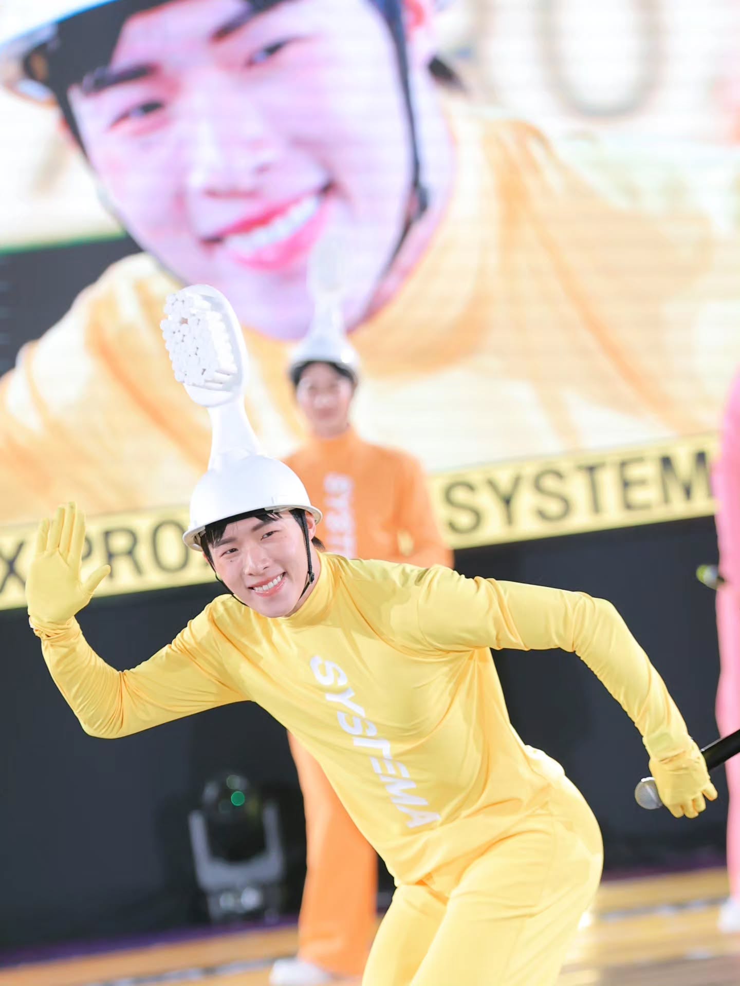 อ๋อง - เขมรัชต์ สุนทรนนท์