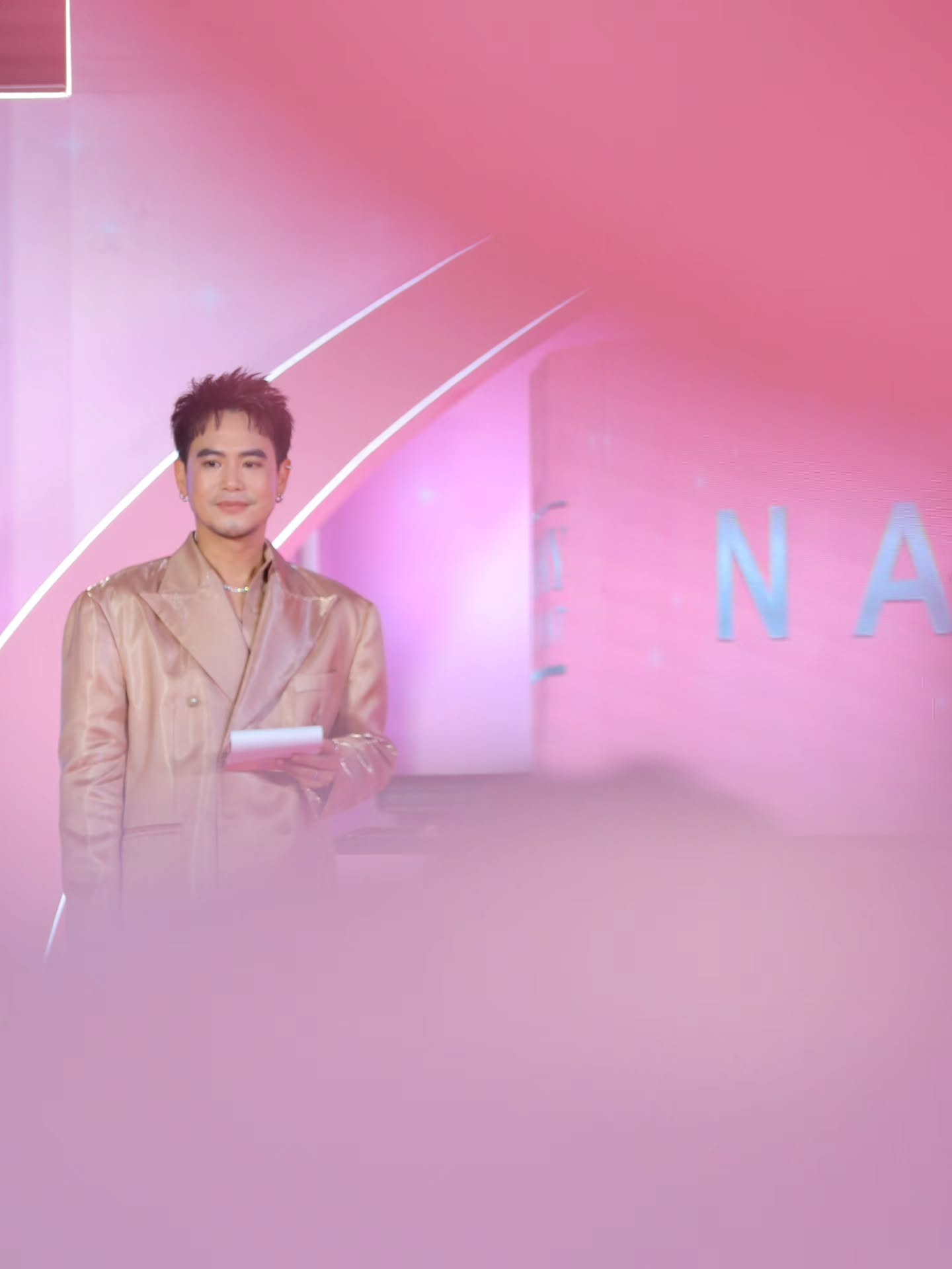 อ๋อง - เขมรัชต์ สุนทรนนท์
