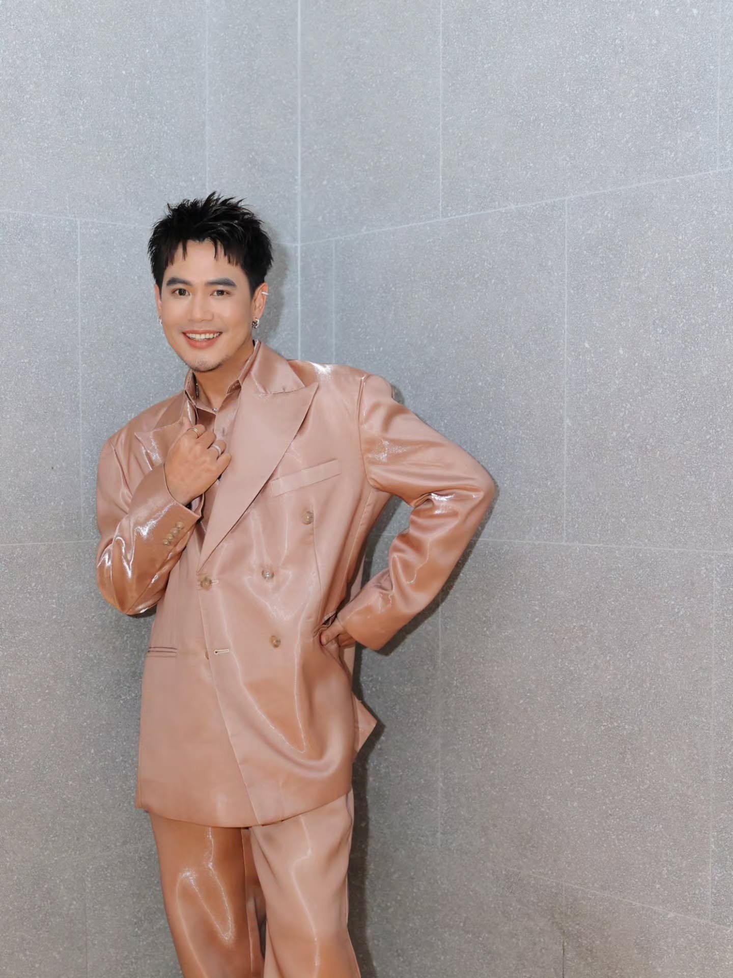 อ๋อง - เขมรัชต์ สุนทรนนท์