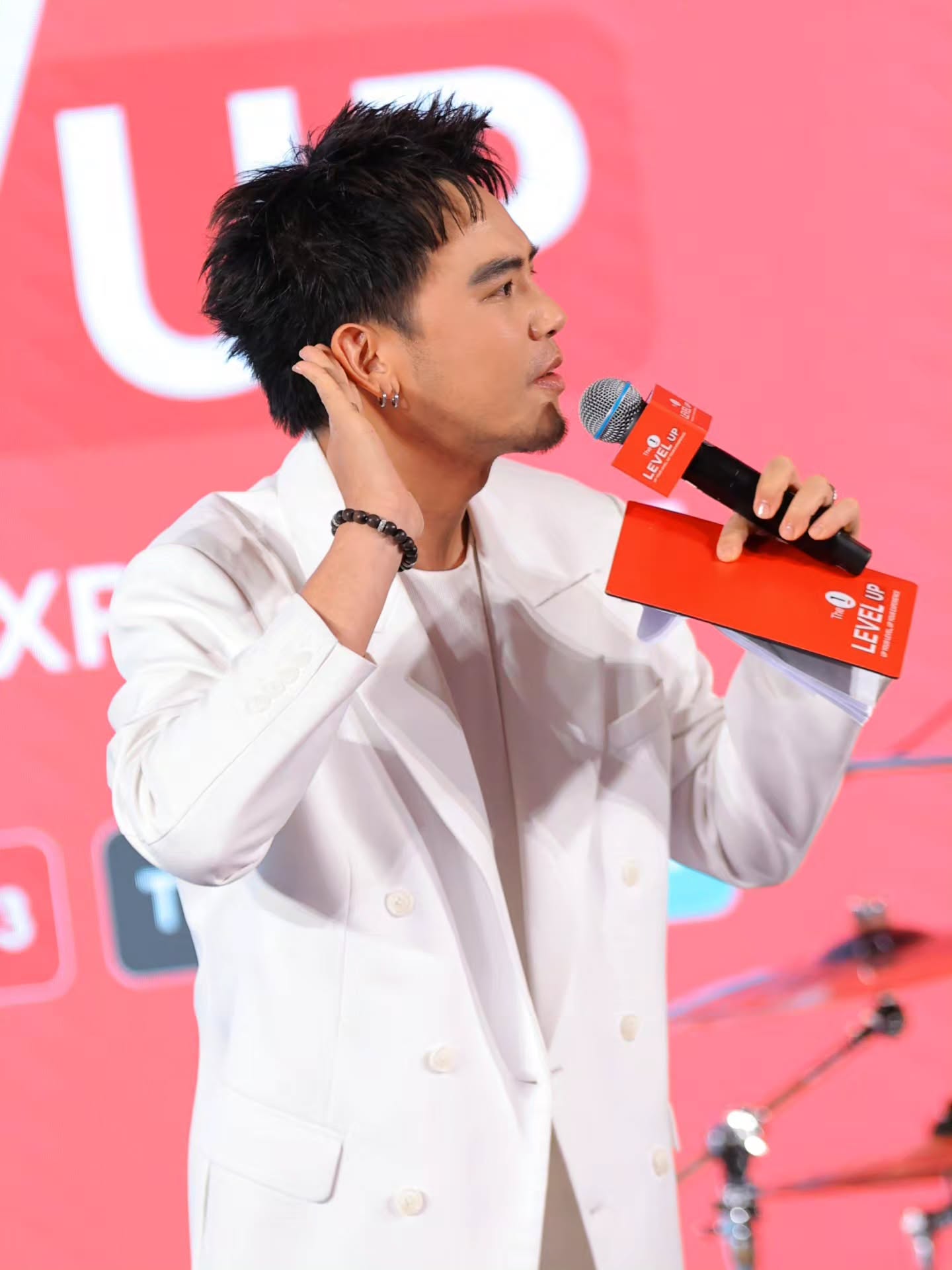 อ๋อง - เขมรัชต์ สุนทรนนท์