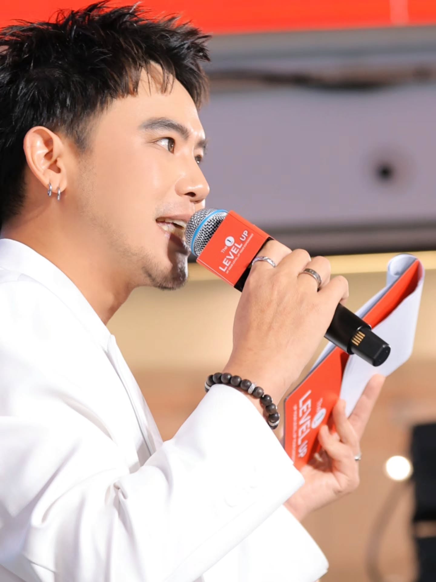 อ๋อง - เขมรัชต์ สุนทรนนท์