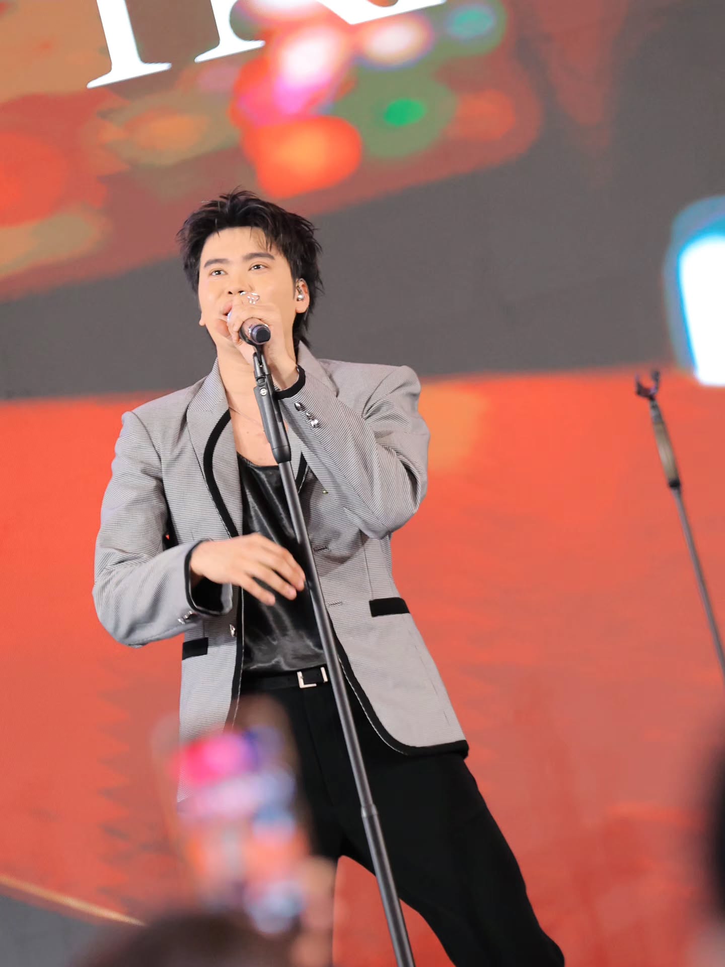 อ๋อง - เขมรัชต์ สุนทรนนท์