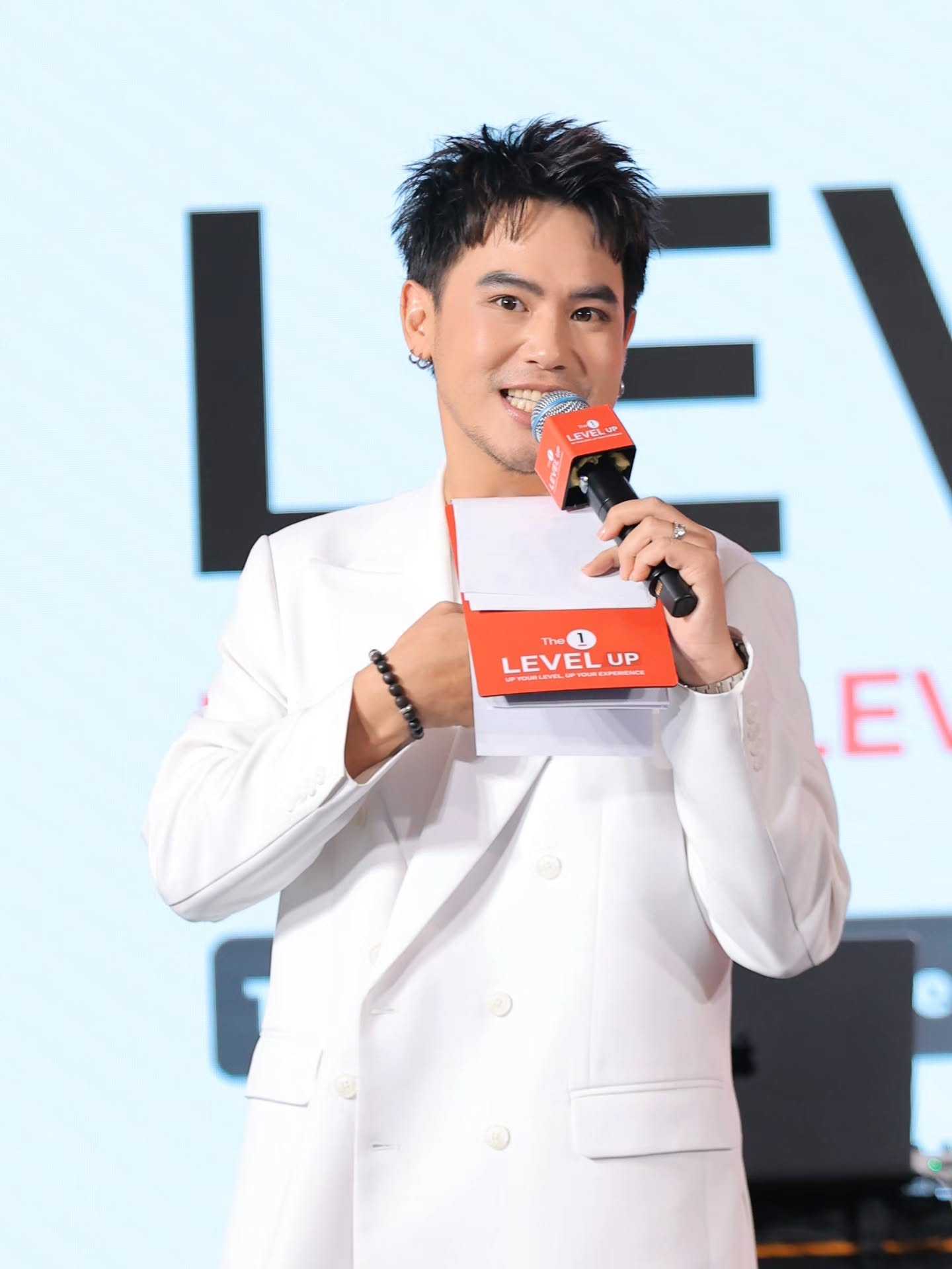 อ๋อง - เขมรัชต์ สุนทรนนท์