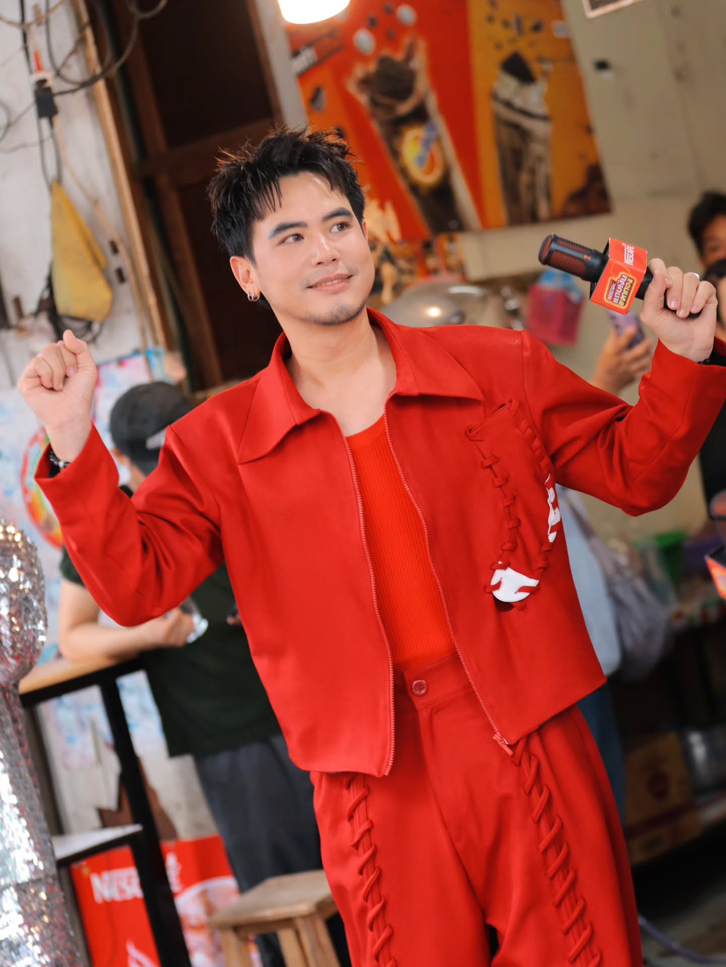 อ๋อง - เขมรัชต์ สุนทรนนท์