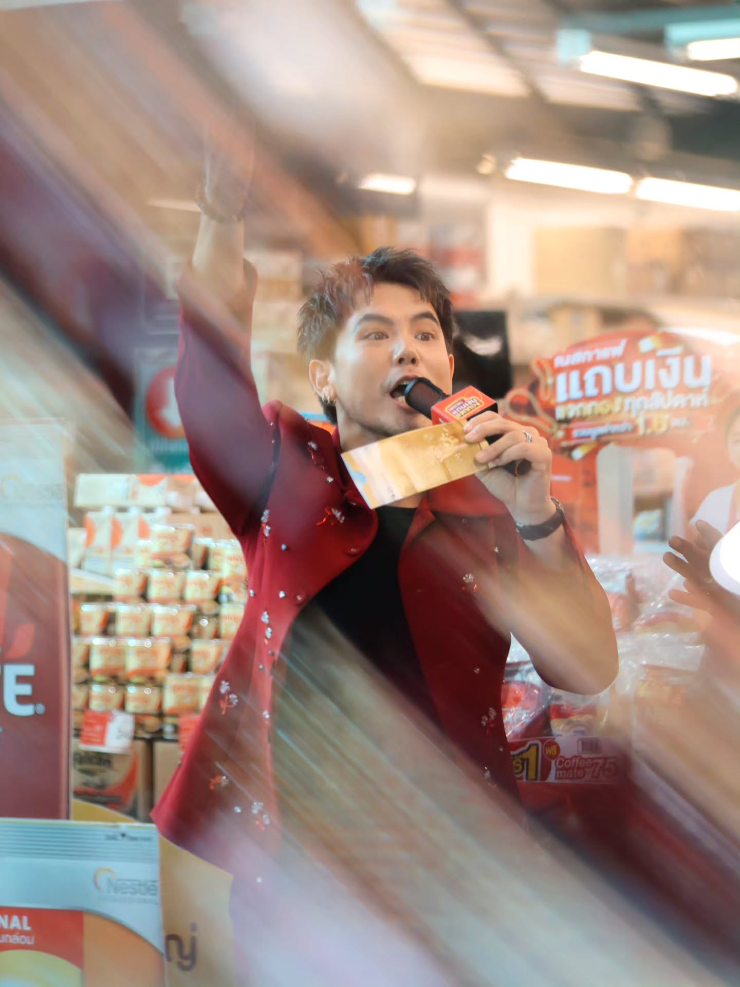 อ๋อง - เขมรัชต์ สุนทรนนท์
