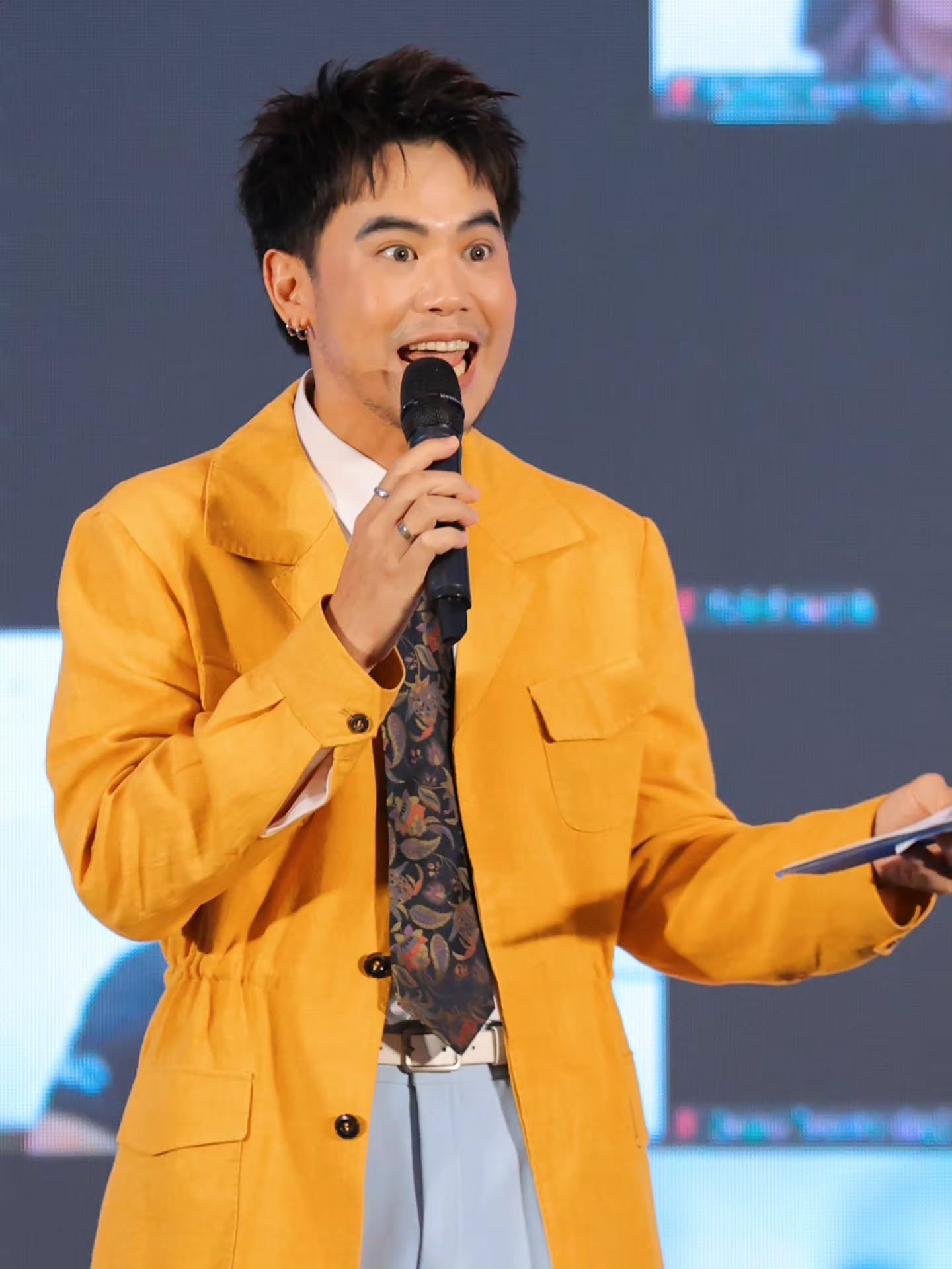 อ๋อง - เขมรัชต์ สุนทรนนท์