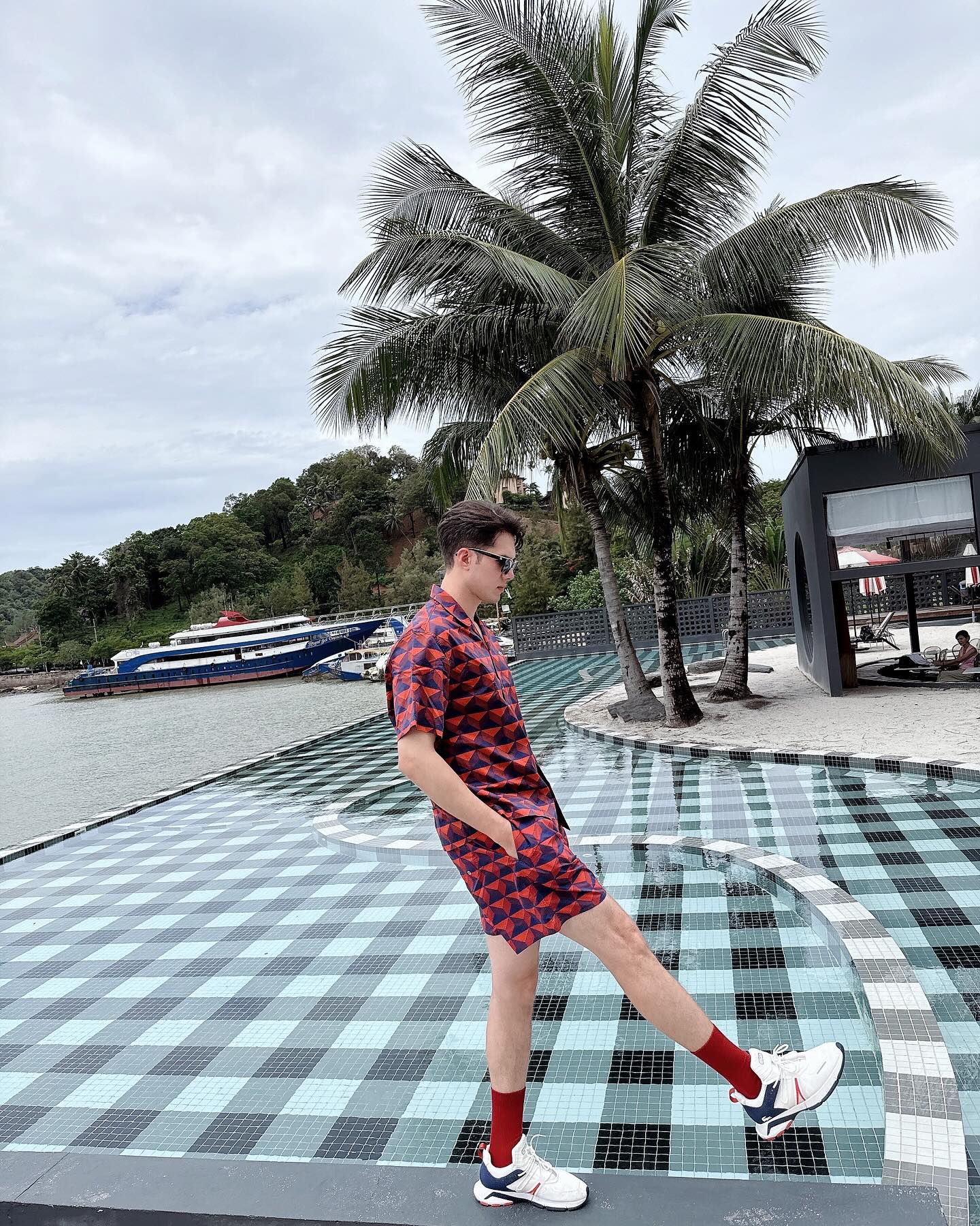มิกค์ ทองระย้า