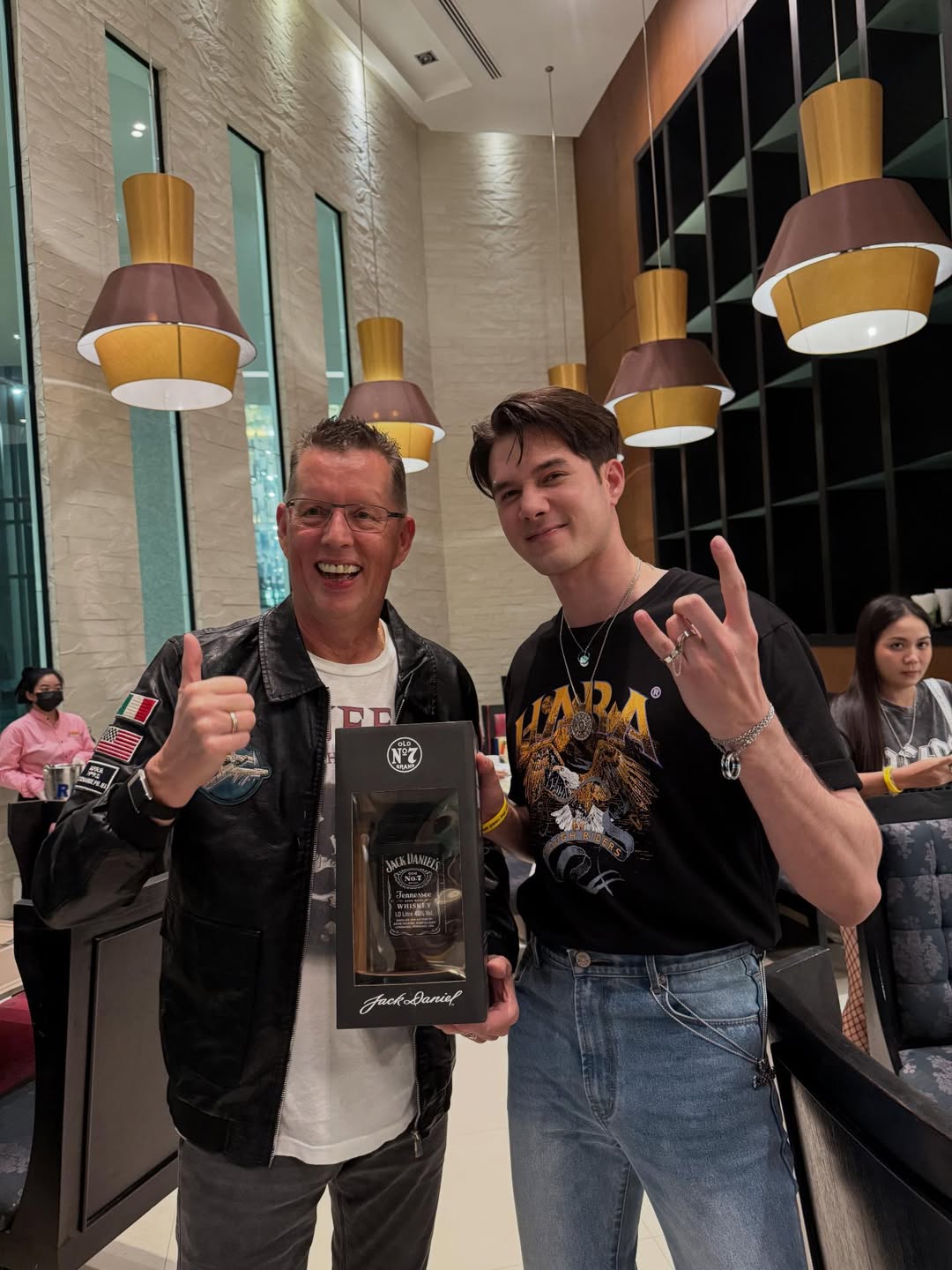 มิกค์ ทองระย้า