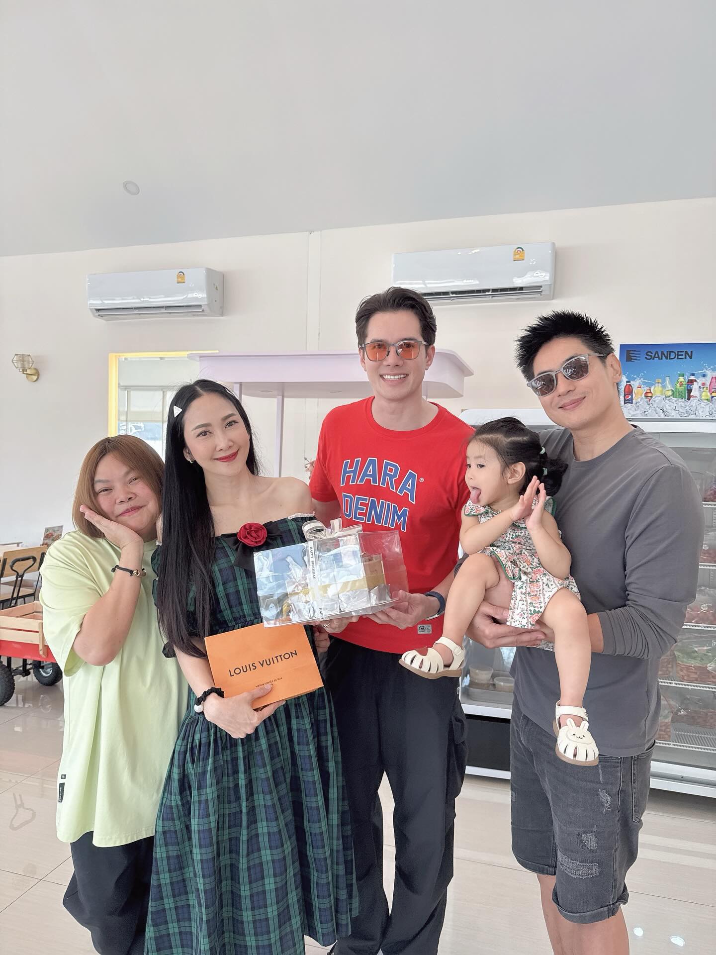 มิกค์ ทองระย้า