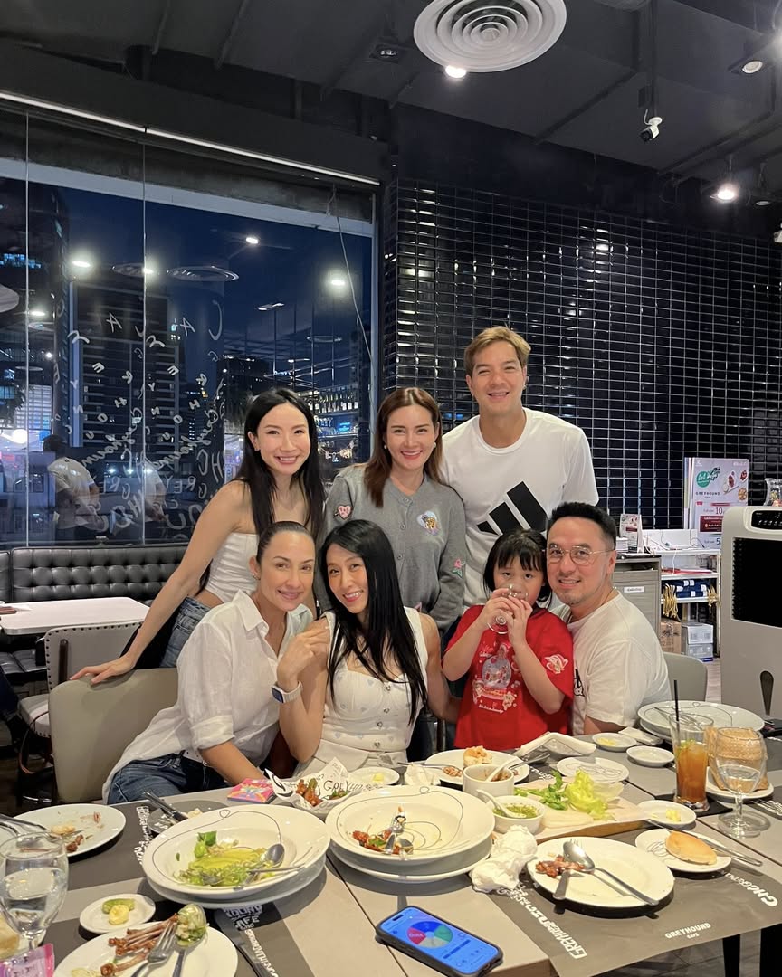 แคท - แคทรียา อิงลิช