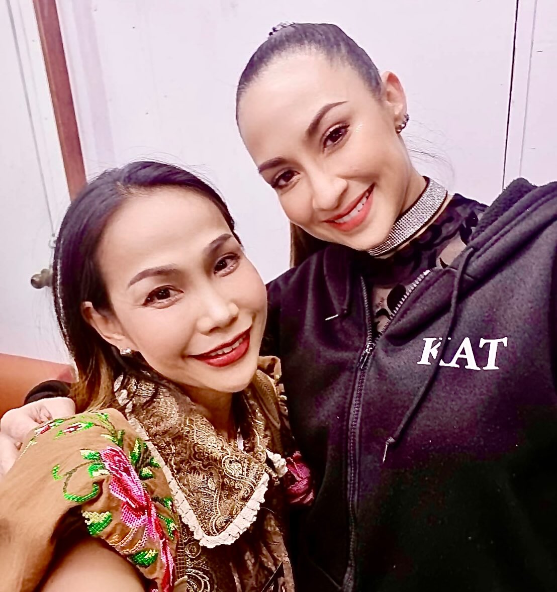 แคท - แคทรียา อิงลิช