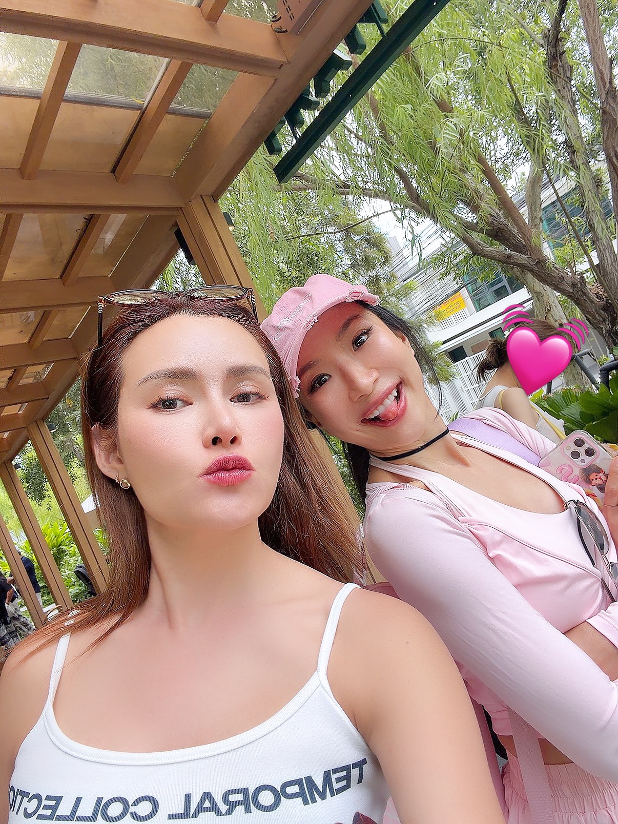 แคท - แคทรียา อิงลิช