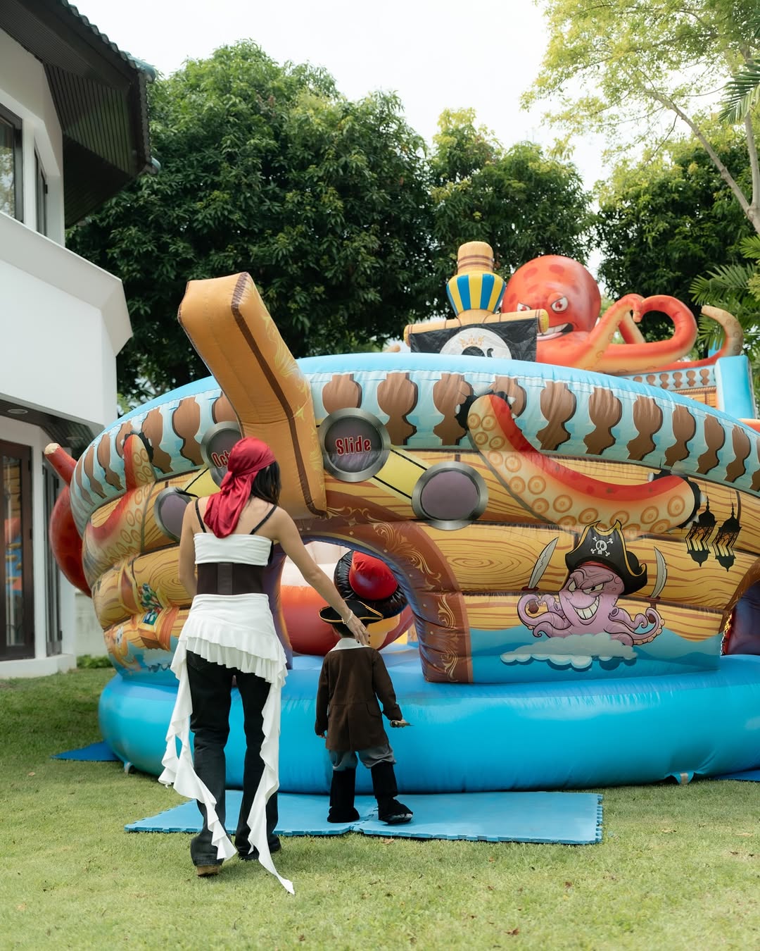 ขนมจีน - กุลมาศ ลิมปวุฒิวรานนท์