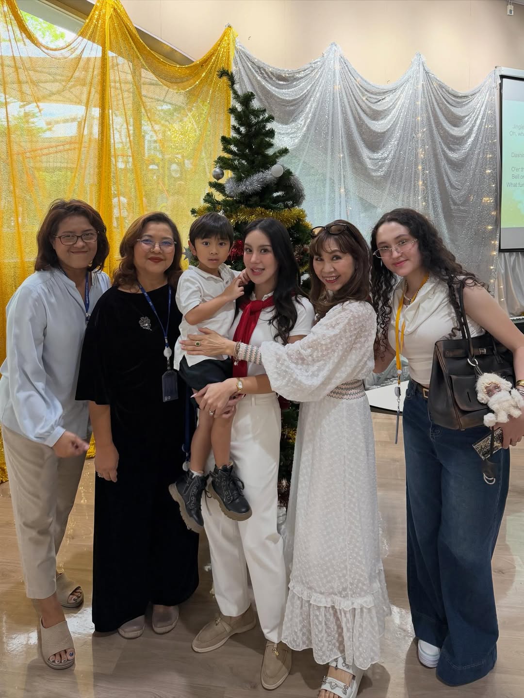 ขนมจีน - กุลมาศ ลิมปวุฒิวรานนท์