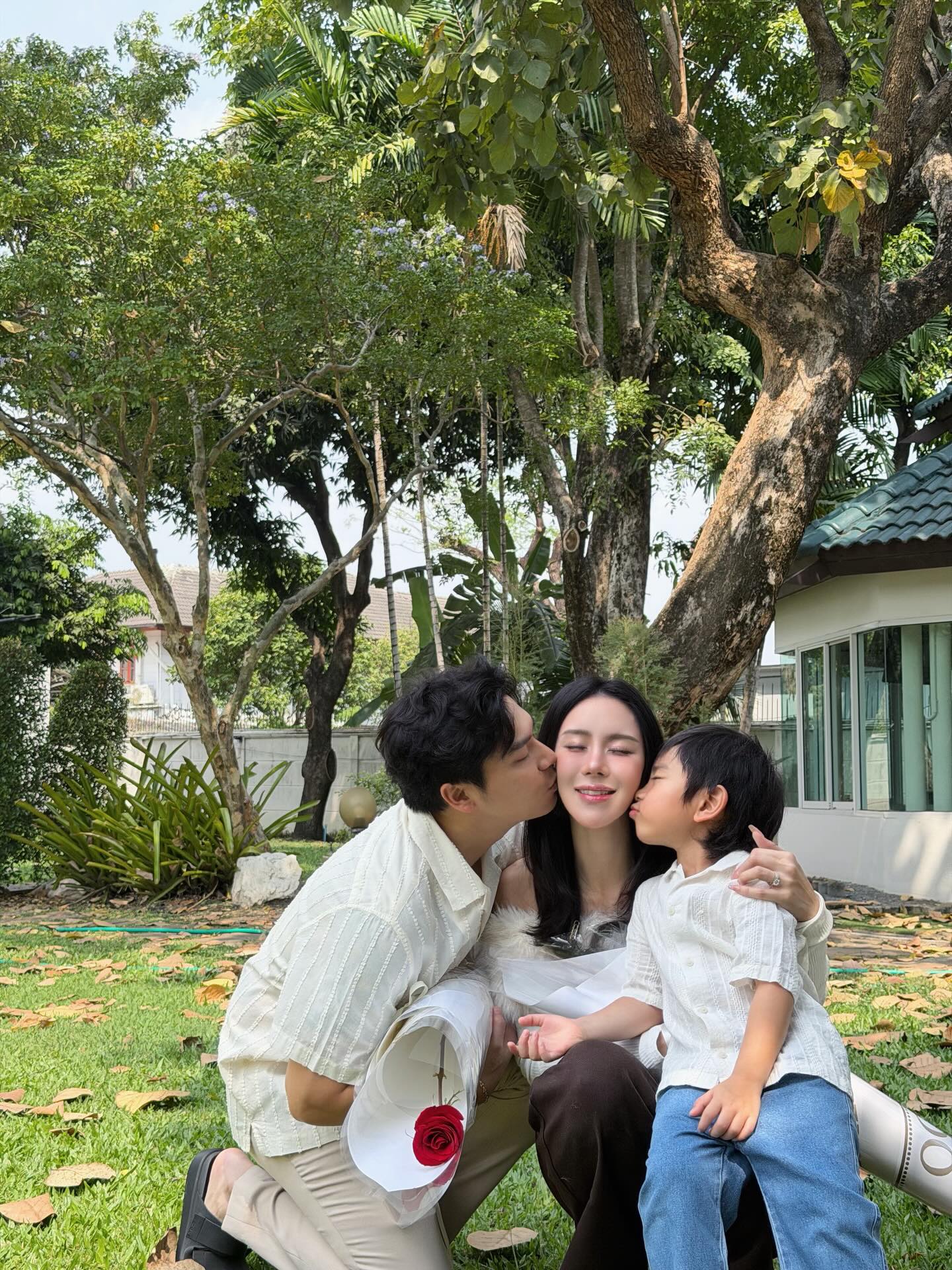 ขนมจีน - กุลมาศ ลิมปวุฒิวรานนท์