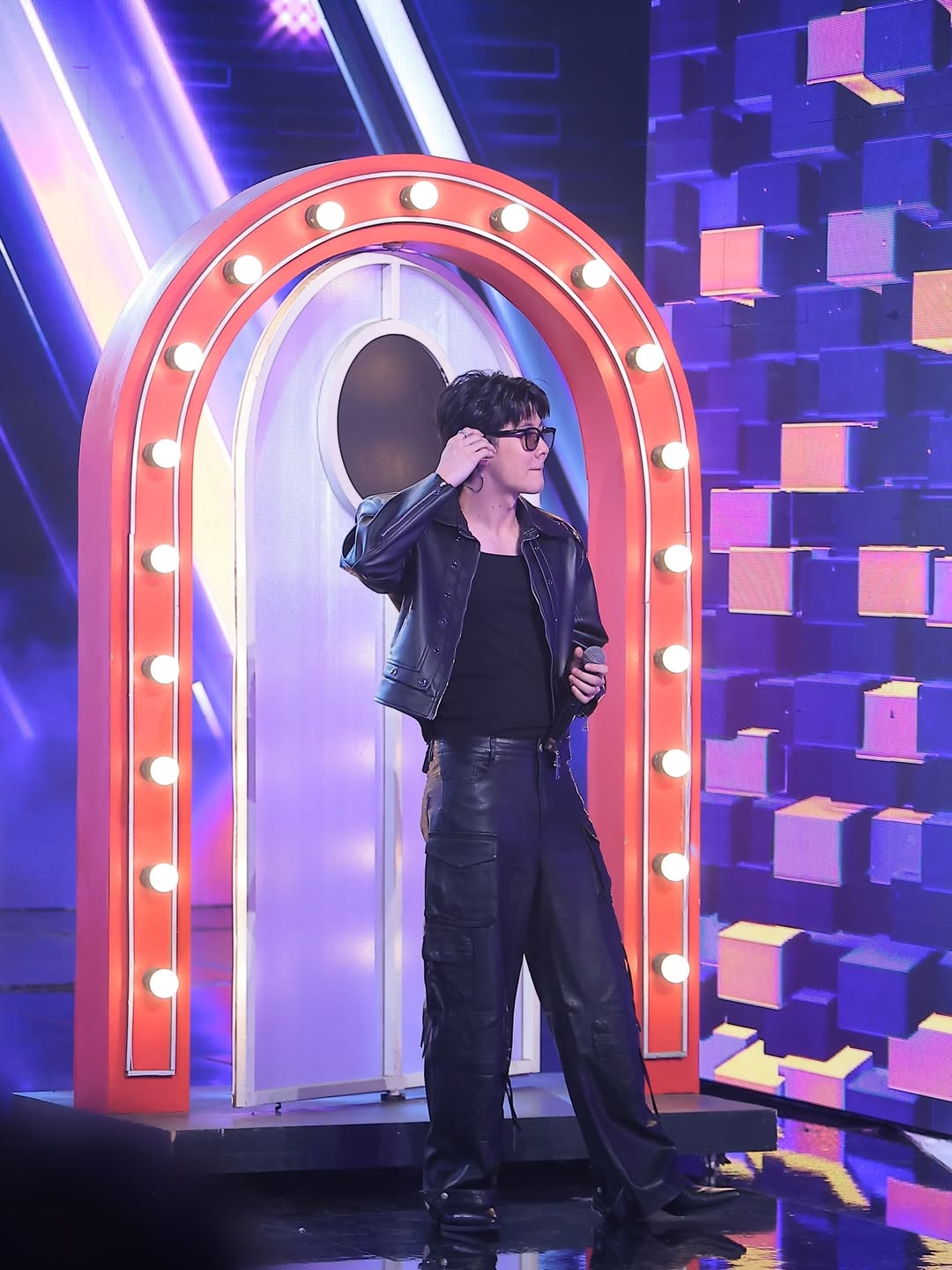 บอนซ์ - ณดล ล้ำประเสริฐ