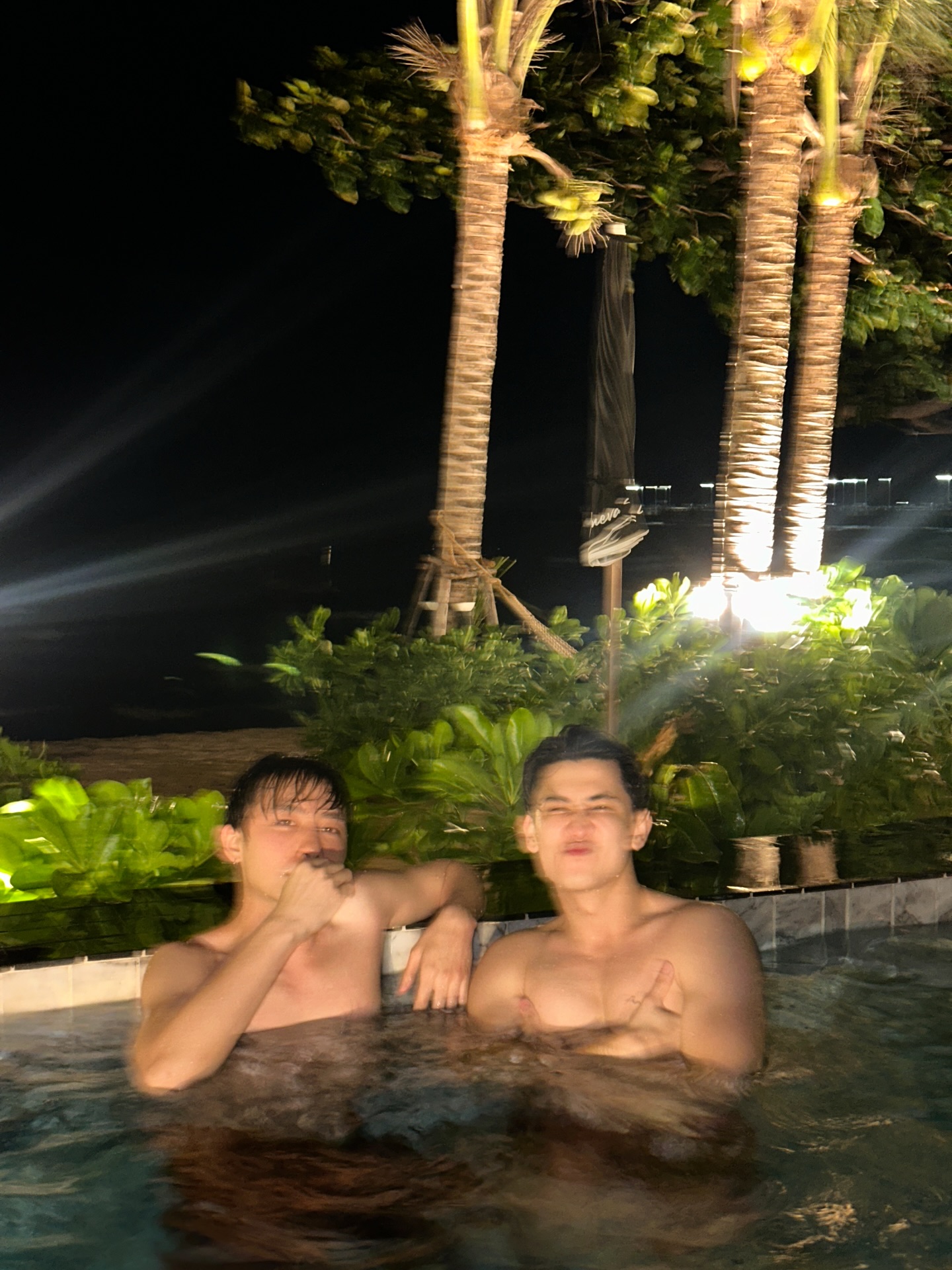 บอนซ์ - ณดล ล้ำประเสริฐ