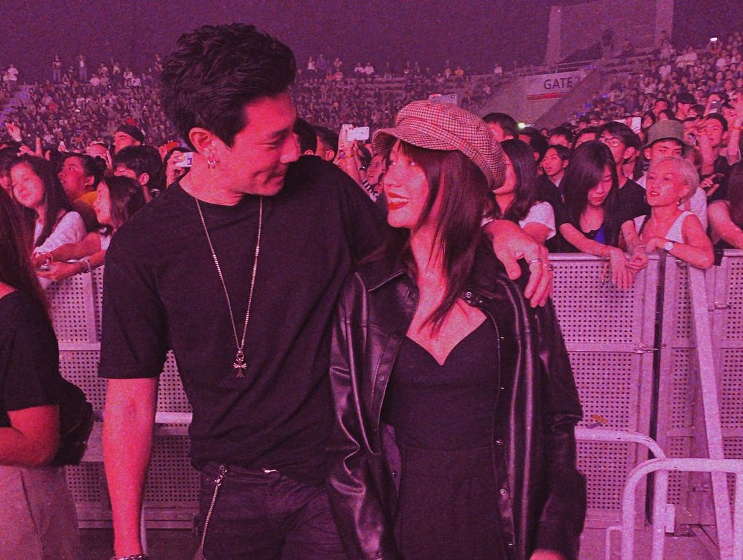 เมทัล สุขขาว
