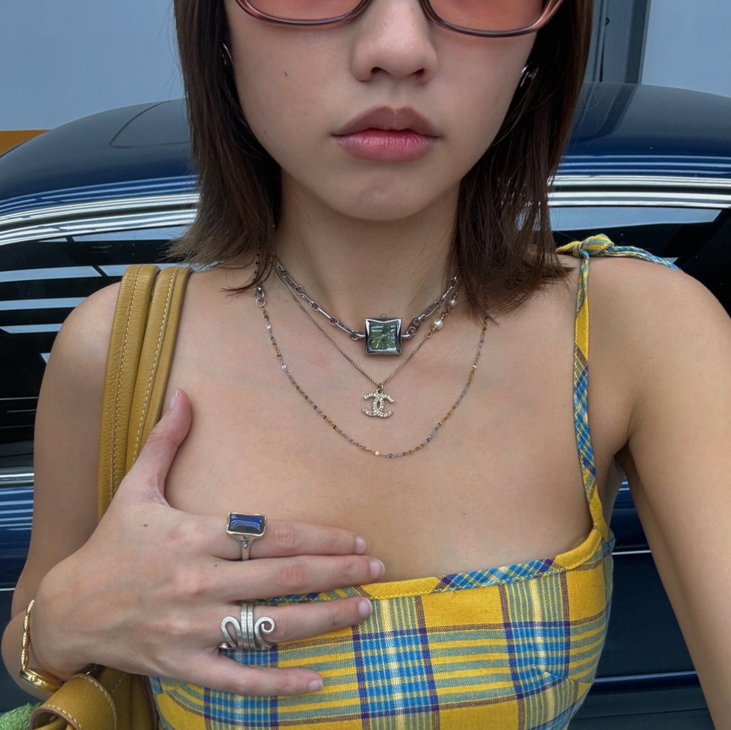 เมทัล สุขขาว