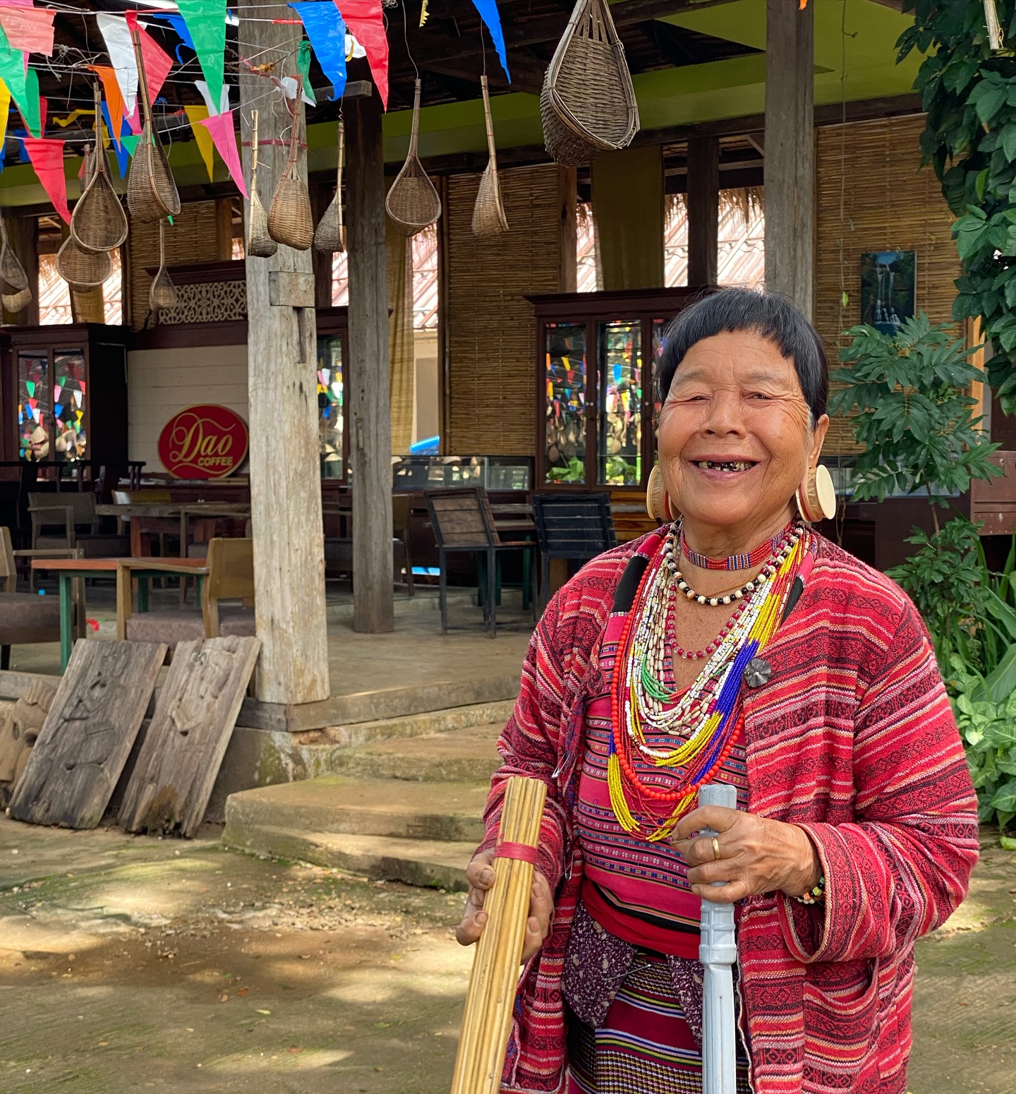 เมทัล สุขขาว