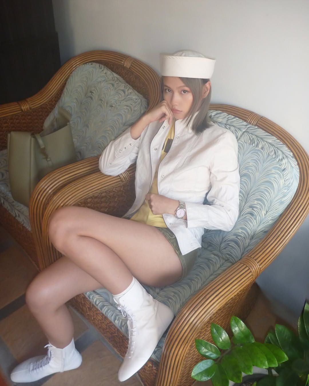 เมทัล สุขขาว