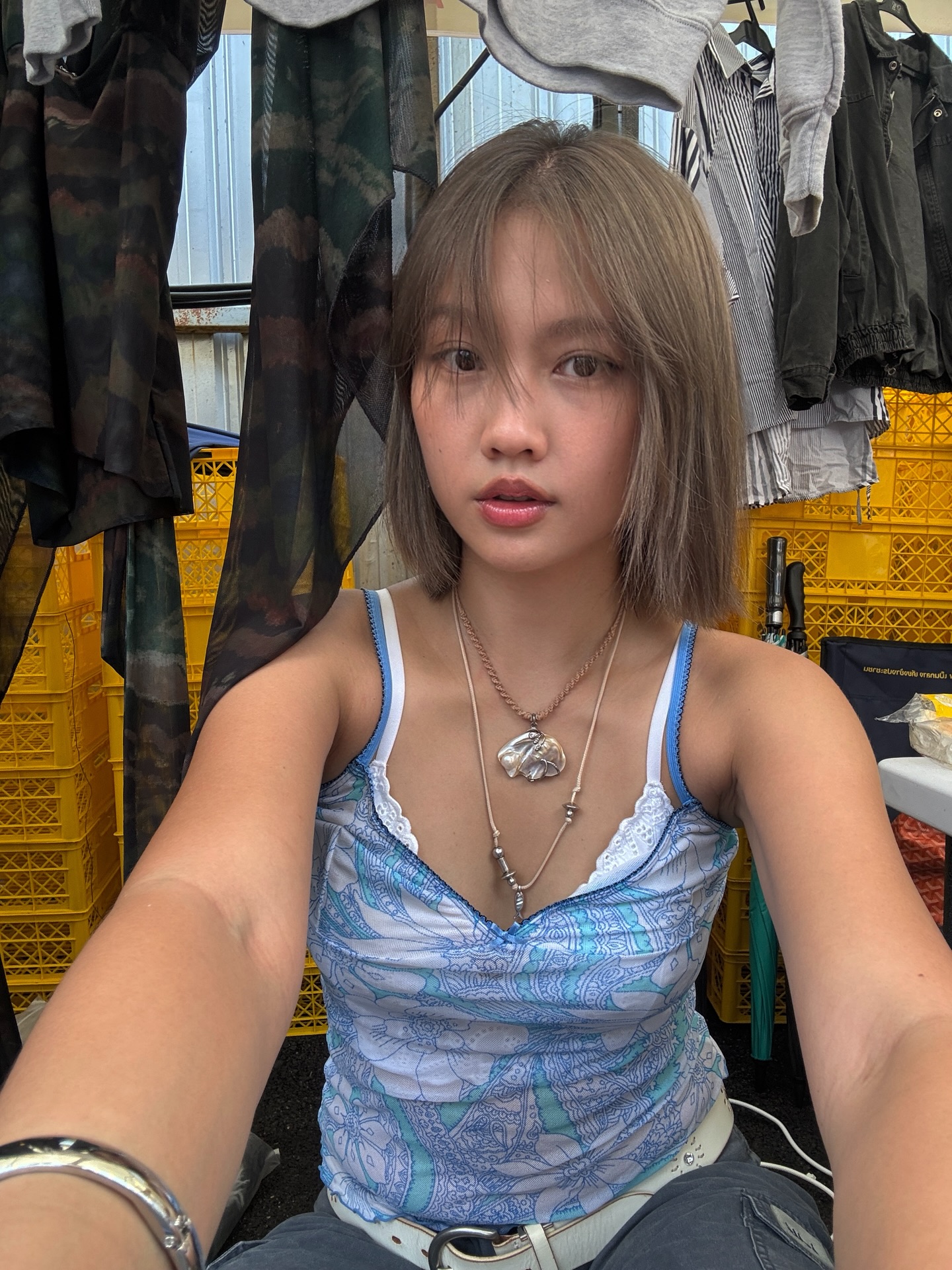 เมทัล สุขขาว