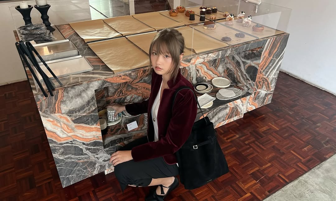 เมทัล สุขขาว