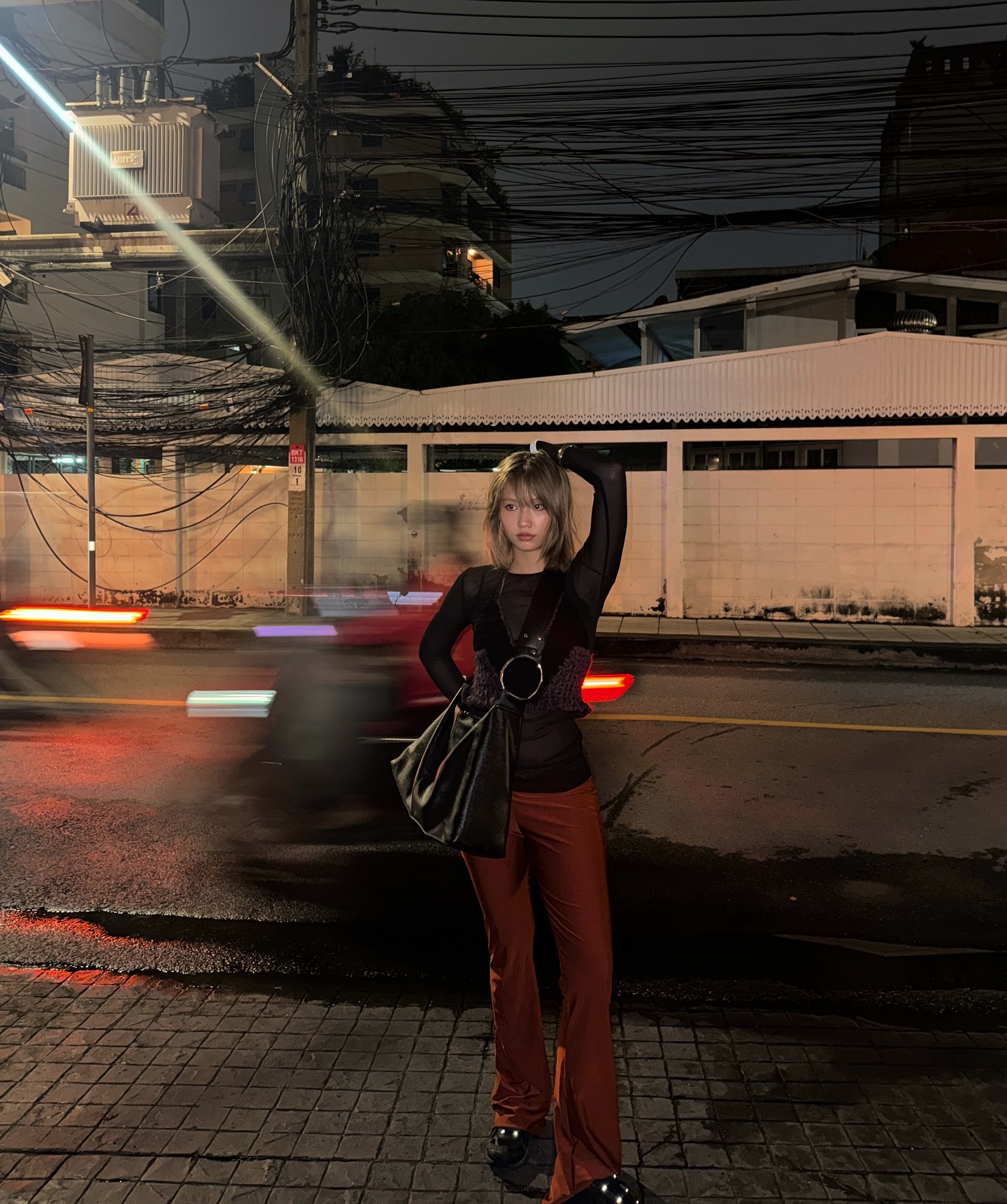 เมทัล สุขขาว