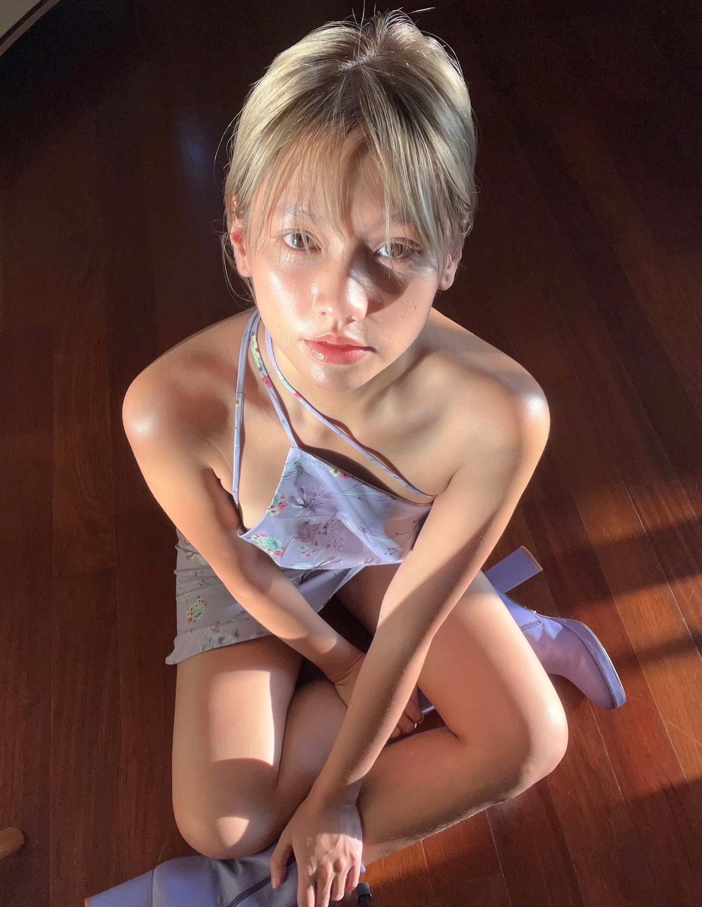 เมทัล สุขขาว