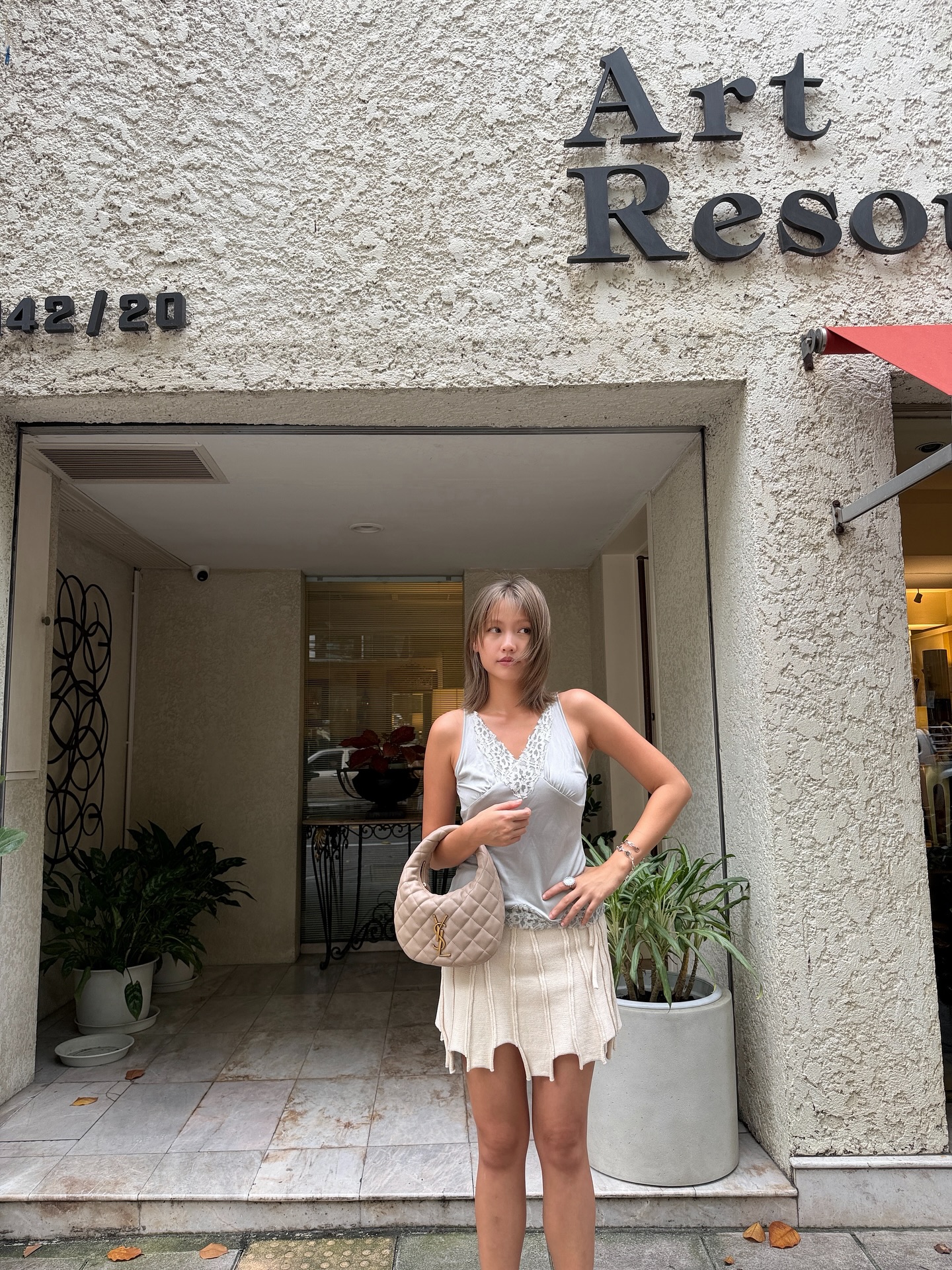 เมทัล สุขขาว