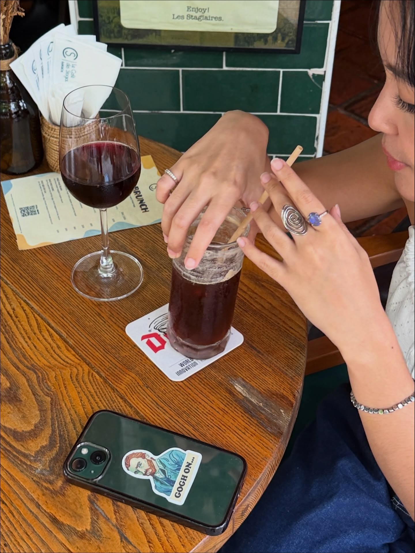 เมทัล สุขขาว