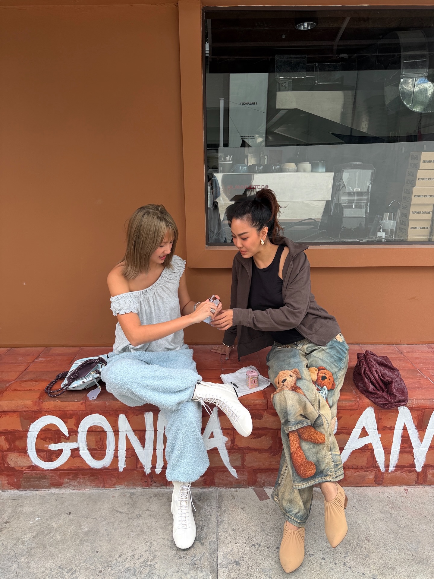 เมทัล สุขขาว