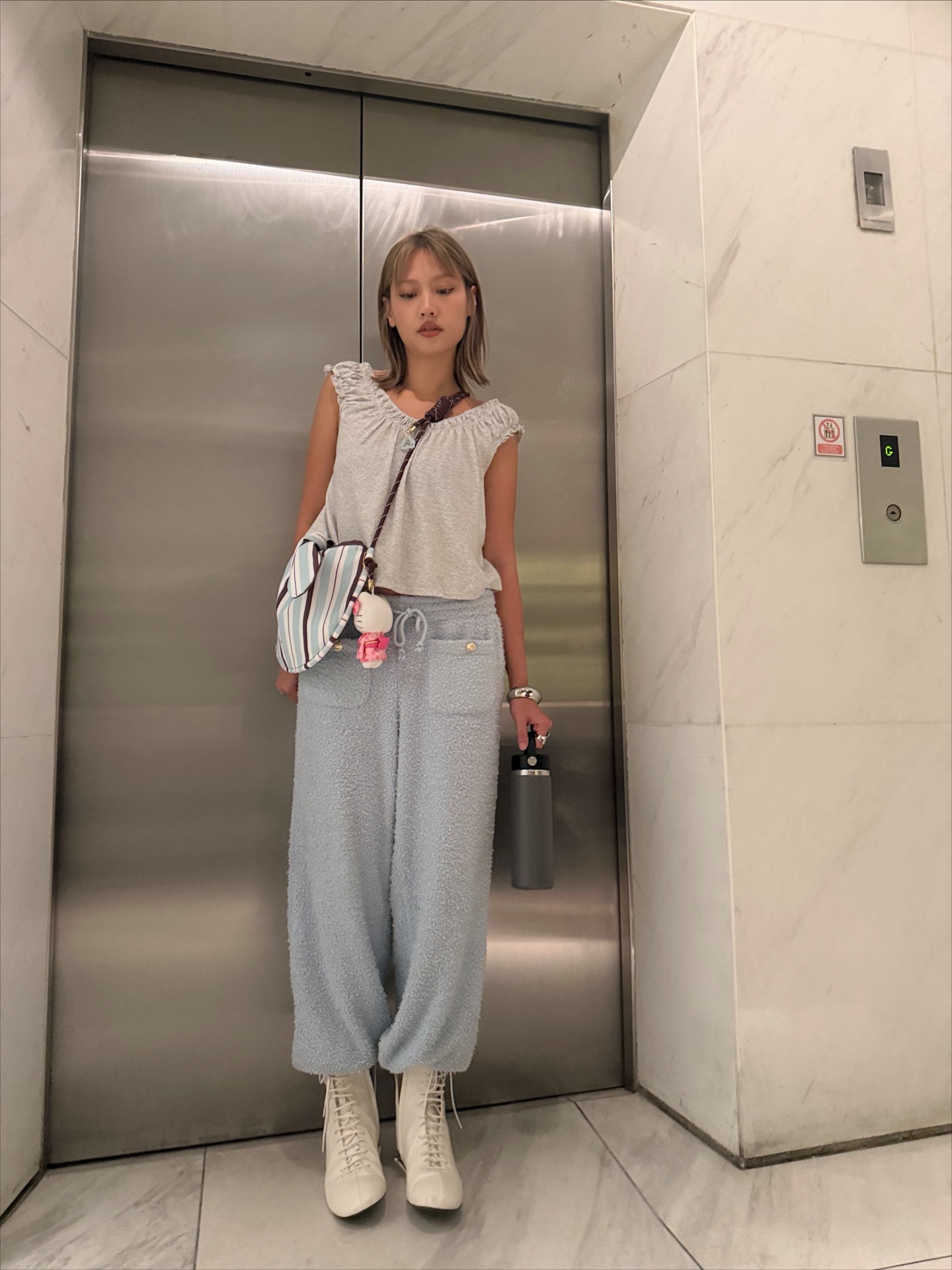 เมทัล สุขขาว