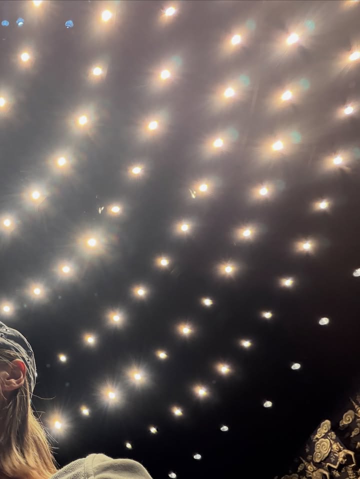 เมทัล สุขขาว