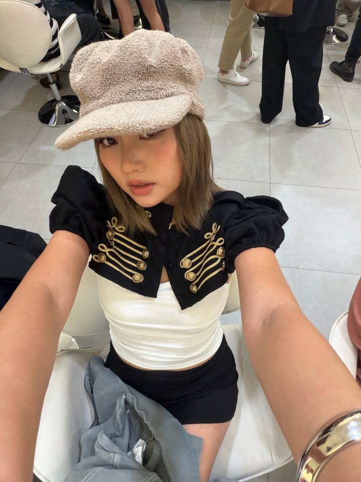 เมทัล สุขขาว