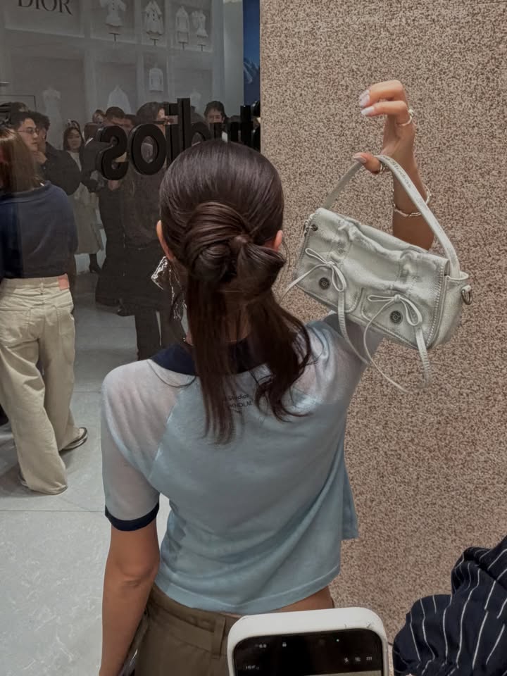 เมทัล สุขขาว