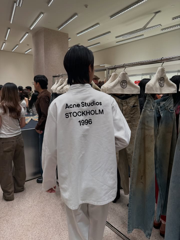 เมทัล สุขขาว