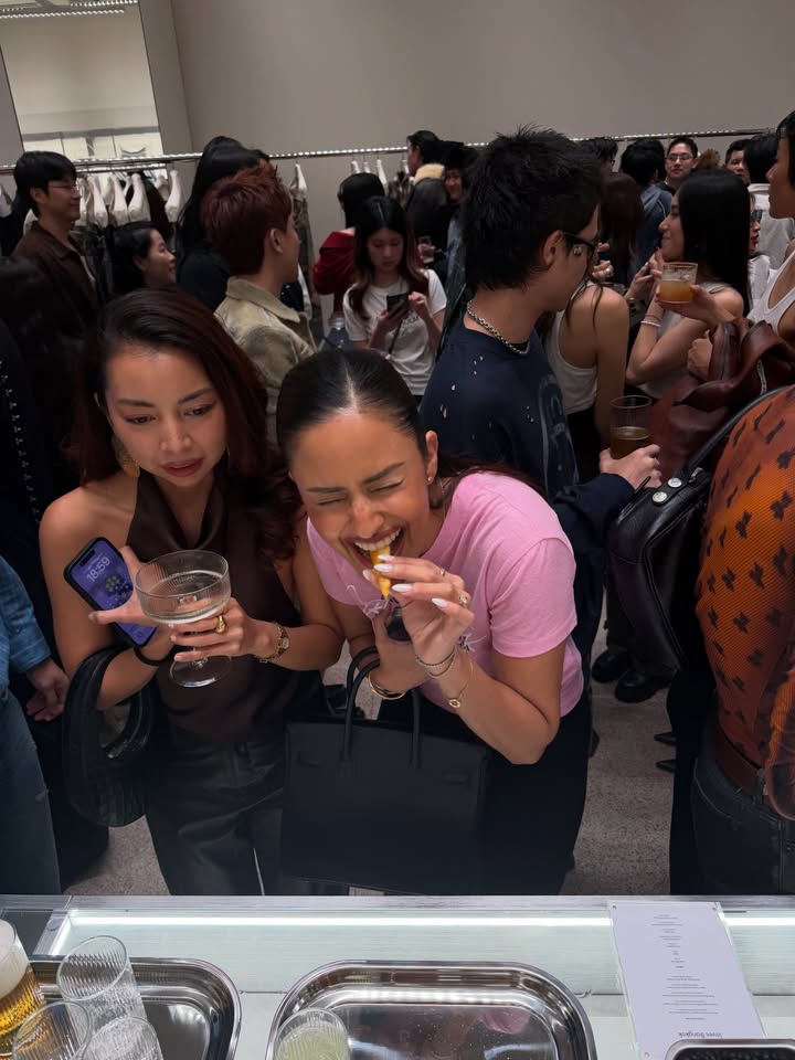 เมทัล สุขขาว