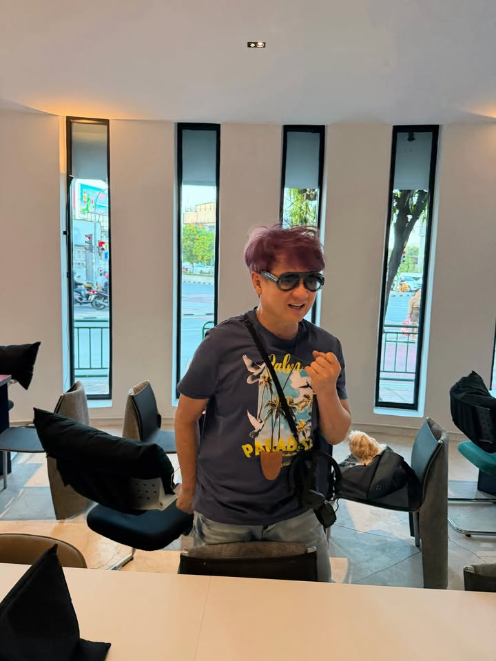 เมทัล สุขขาว