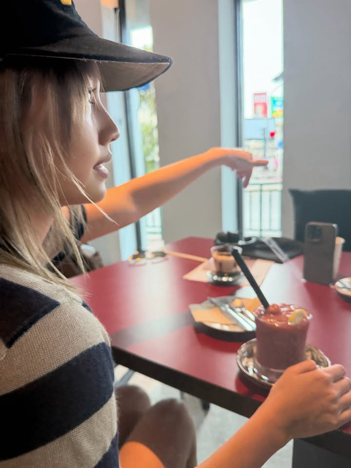 เมทัล สุขขาว