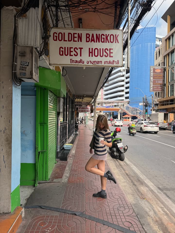 เมทัล สุขขาว