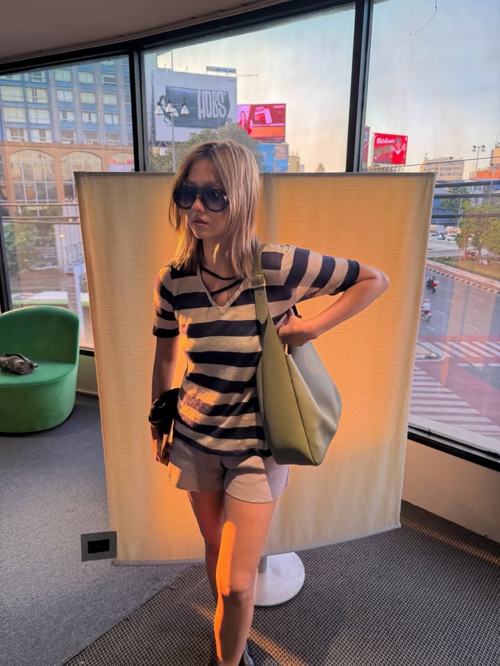 เมทัล สุขขาว