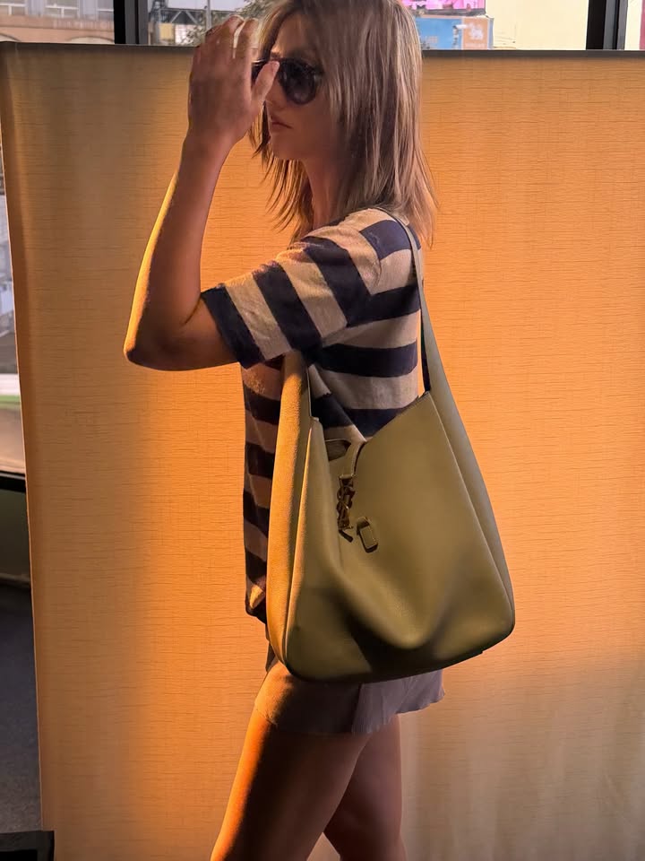 เมทัล สุขขาว