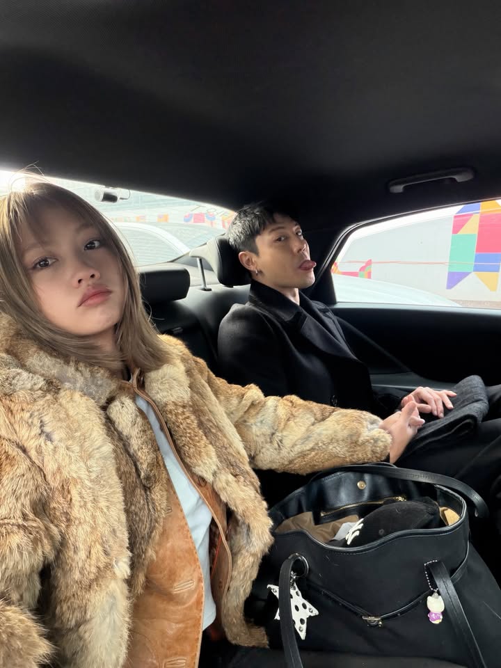 เมทัล สุขขาว