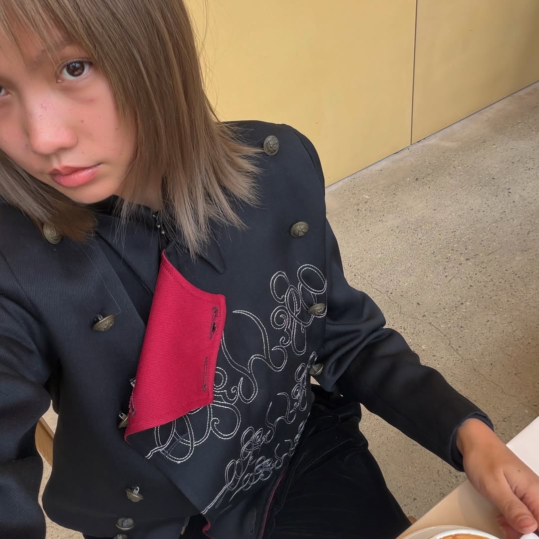 เมทัล สุขขาว