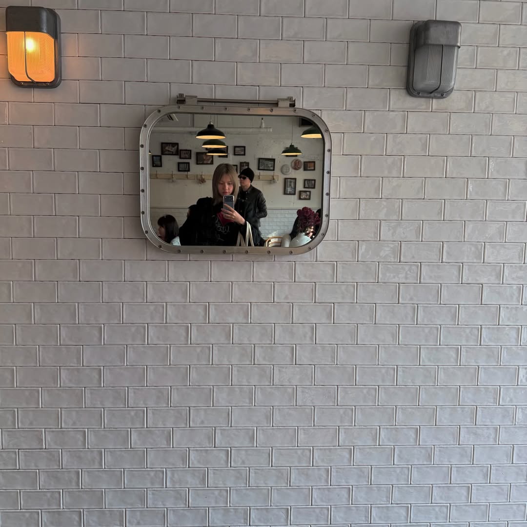 เมทัล สุขขาว